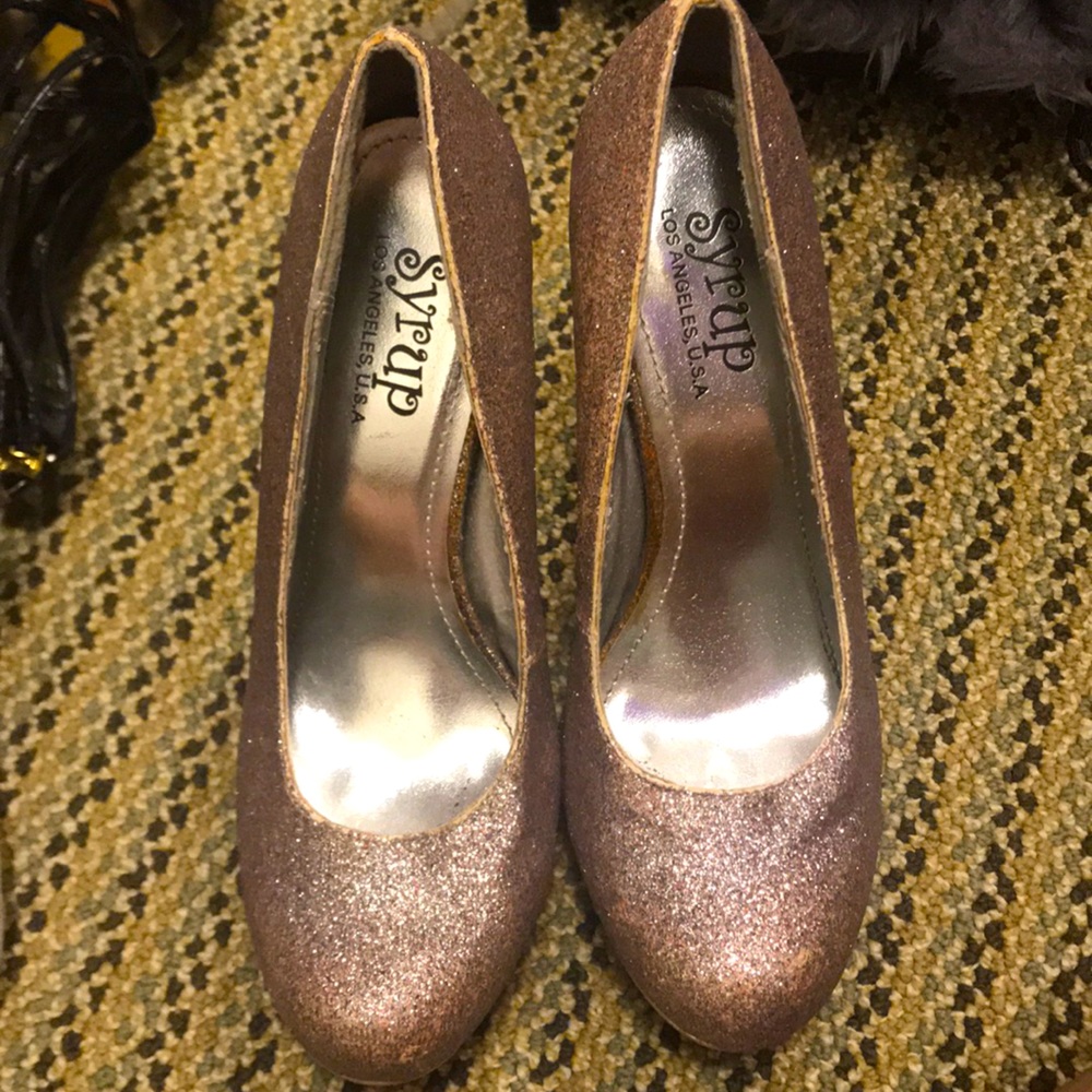 Shimmery silver heels size 6